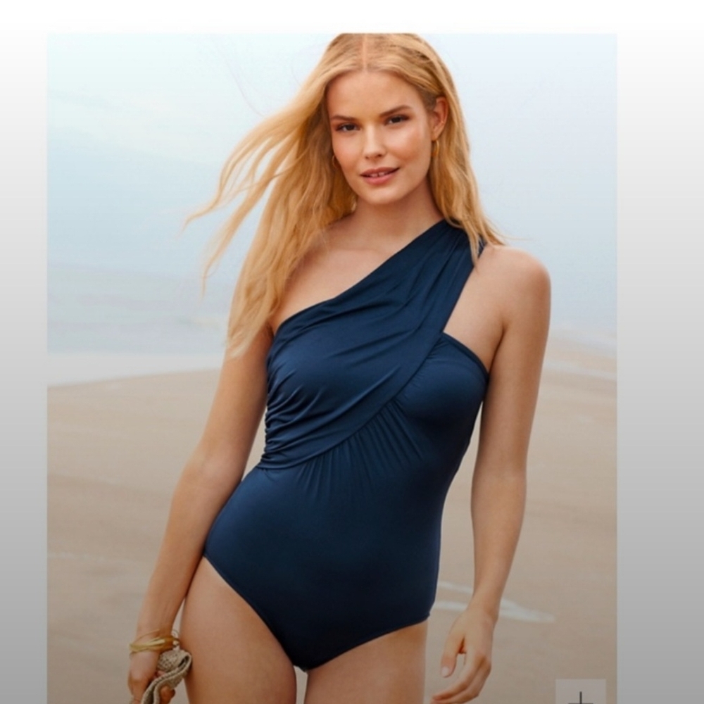 Garnett Hill One-Shoulder Navy Swimsuit.  Size 10. Excellent Condition.